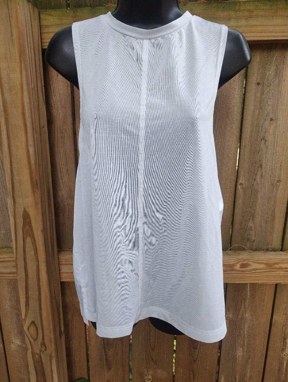 🏵️ Varley White Loose Fit Breathable Muscle Tank Size Small